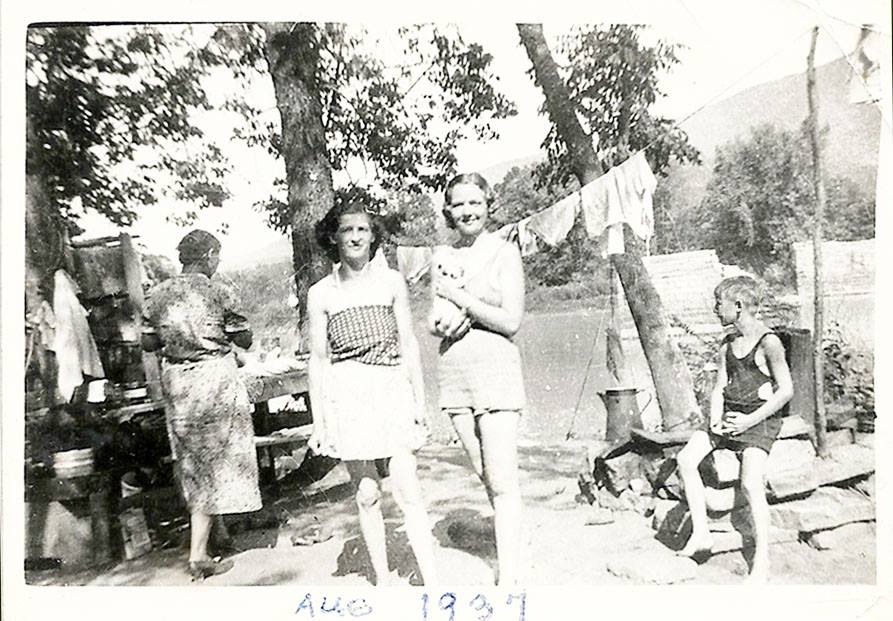 AnnaMMorgart-VadaBlair