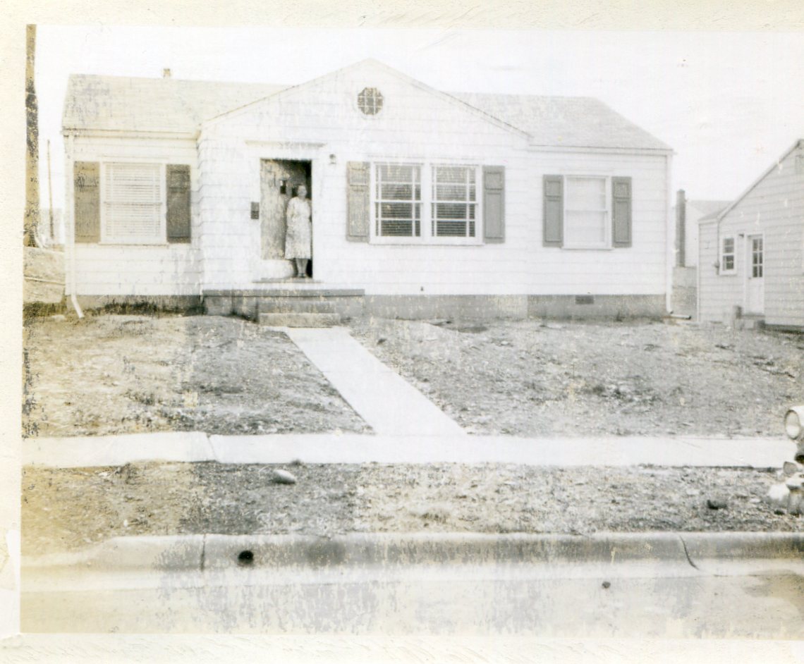 NewHome-1449RoslynAve-17Mar1955